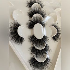 3/$15 4 pairs of 25mm false lashes